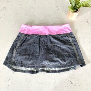 Lululemon Run Chase Me Skirt Size 4 Grey and Pink EUC